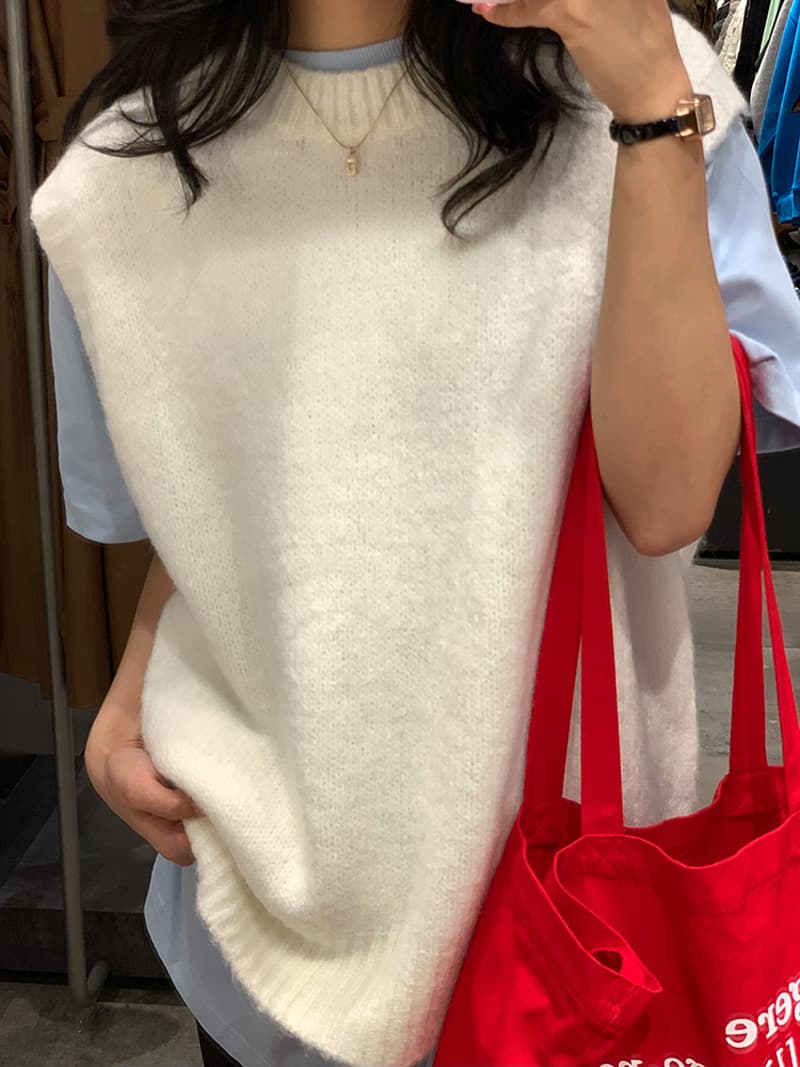 ニットベスト ふんわり包む温もりベスト