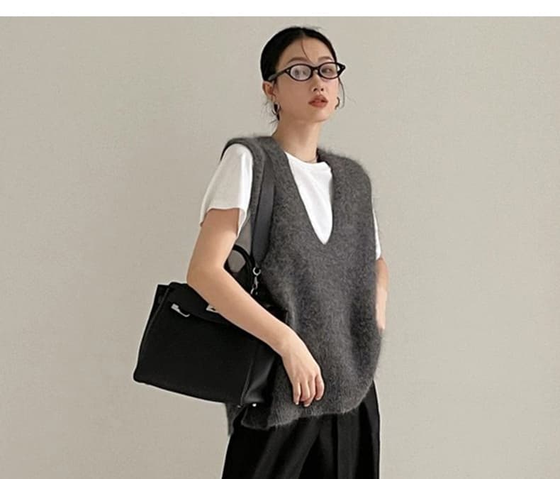 ニットベスト ふわもこ深Vネックベスト