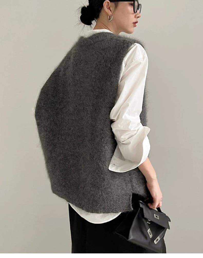 ニットベスト ふわもこ深Vネックベスト