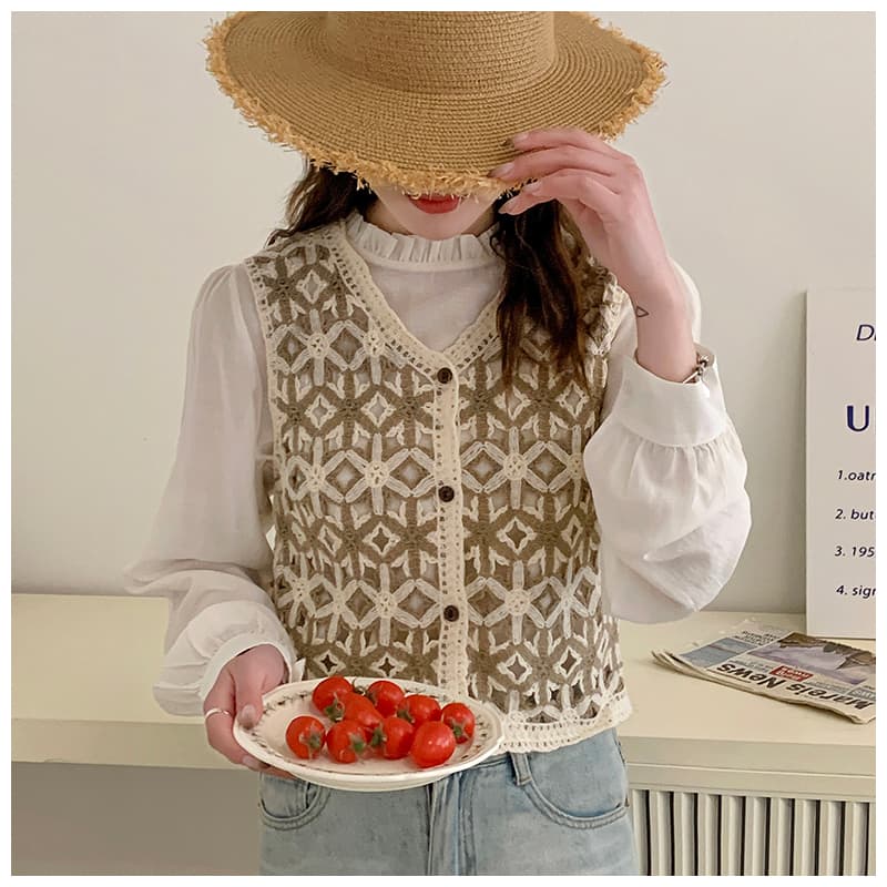 ニットベス 菱形模様のかぎ針編みベスト