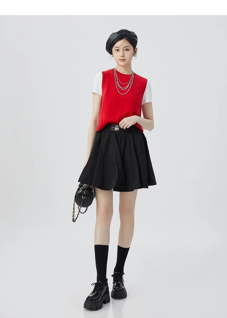 ニットベスト シンプル仕立てのクロップドベスト