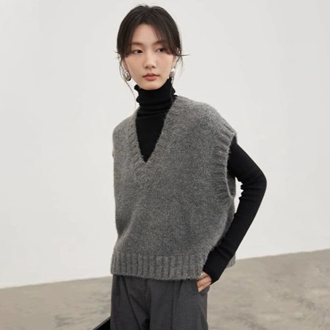 ニットベスト 上質柔らか無地Vネックベスト