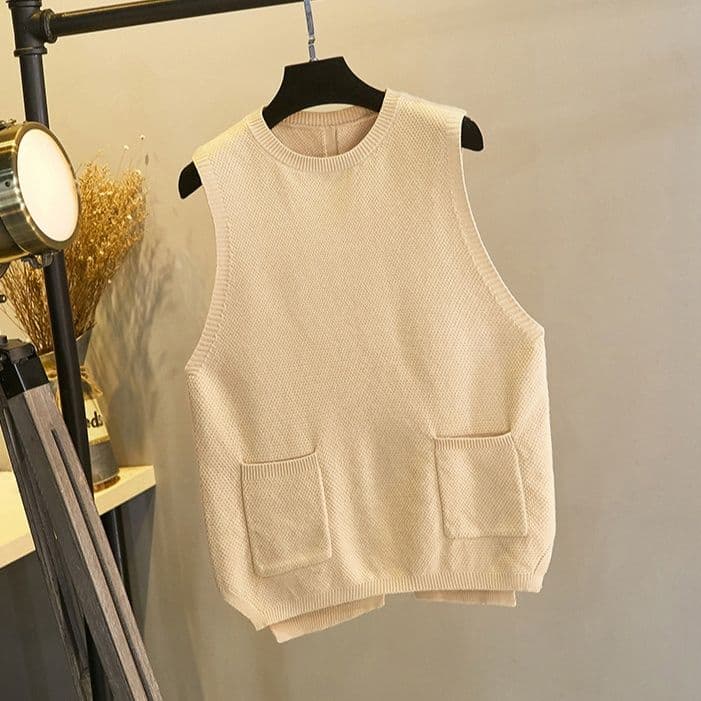 ニットベスト シンプル美シルエット　ポケット付きベスト