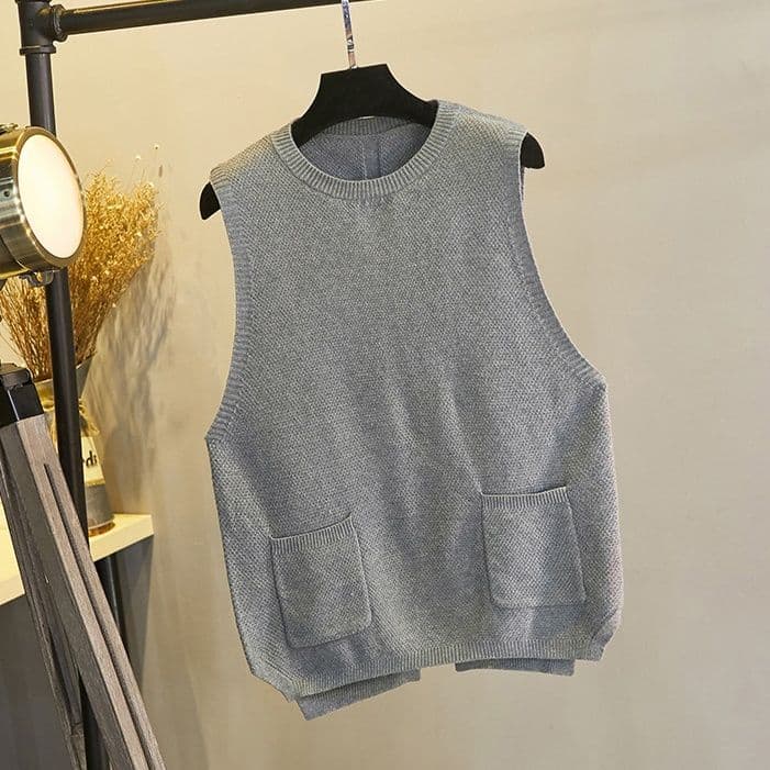 ニットベスト シンプル美シルエット　ポケット付きベスト