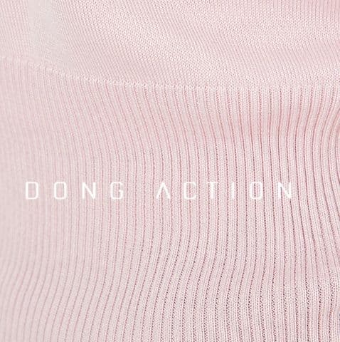 ニットベスト 優美な装いの刺繍入り　薄手ニットベスト