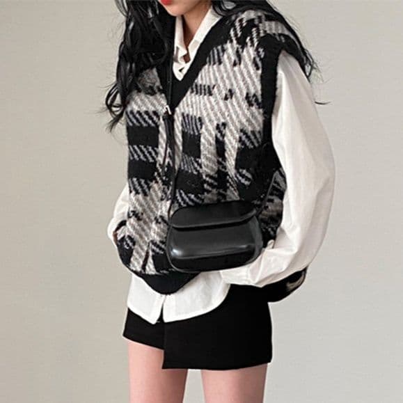 レトロ調チェック柄 黒ニットベスト レディース