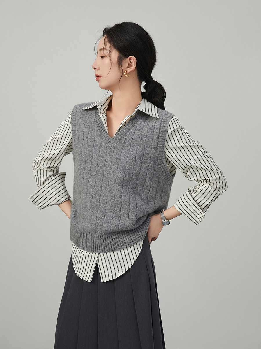 上質リブ編みニットベスト