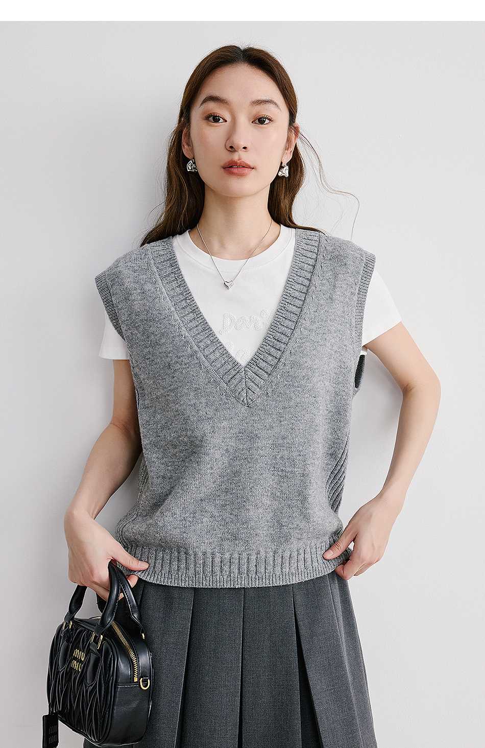 ニットベスト シンプル深Vネックベスト