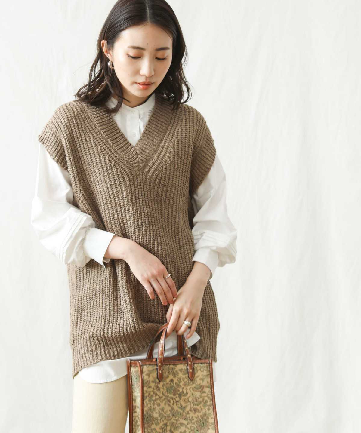 ニットベスト 柔らか風合いのゆったりベスト