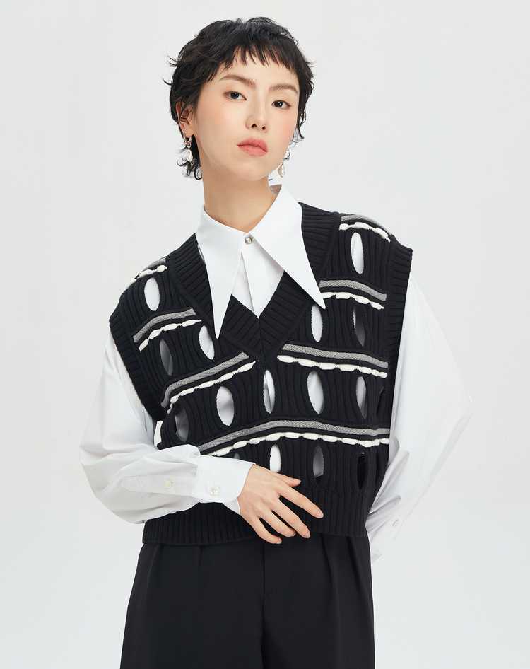 ニットベスト 透かし編み装飾デザインニットベスト