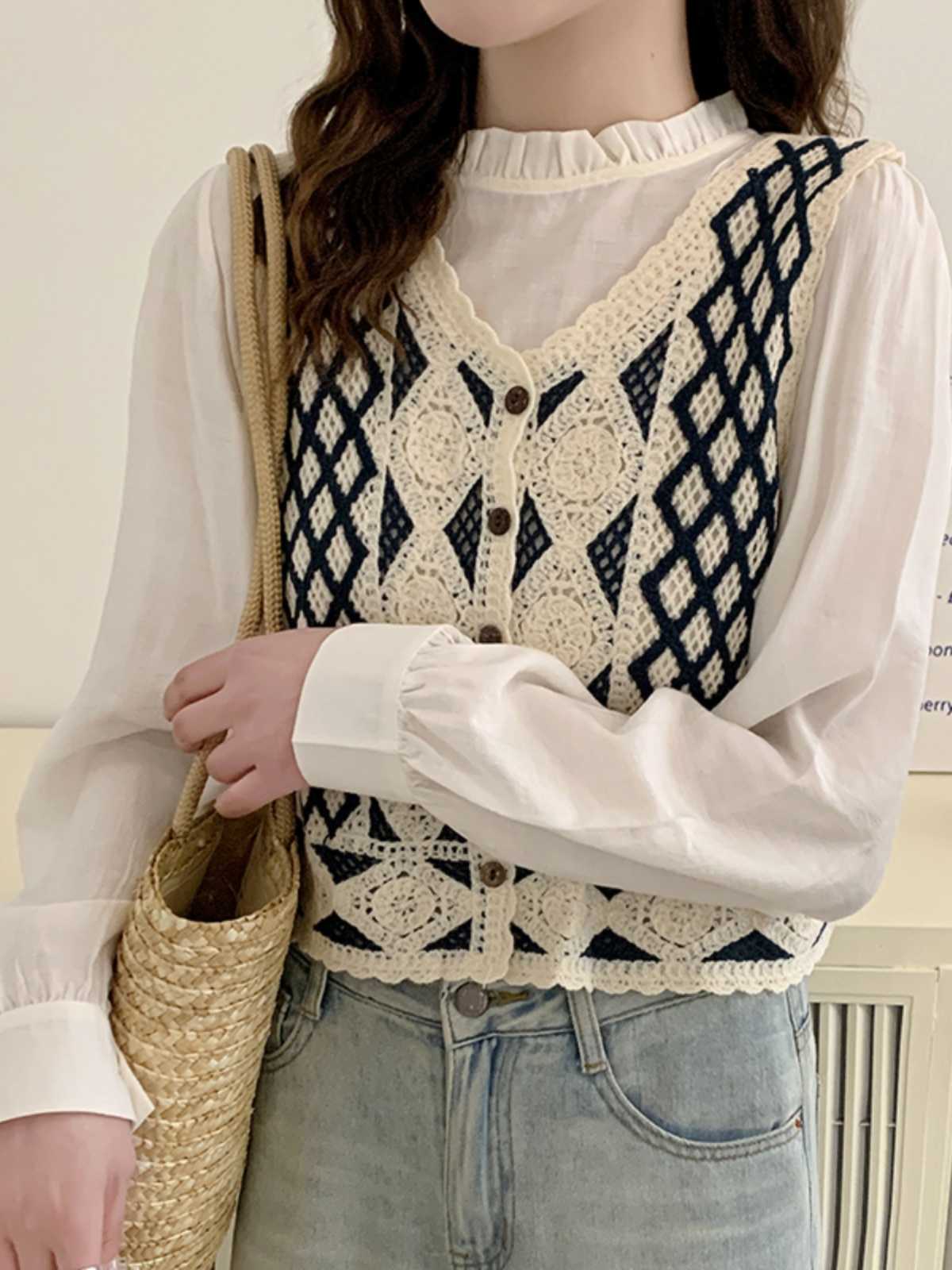 ニットベス 菱形模様のかぎ針編みベスト
