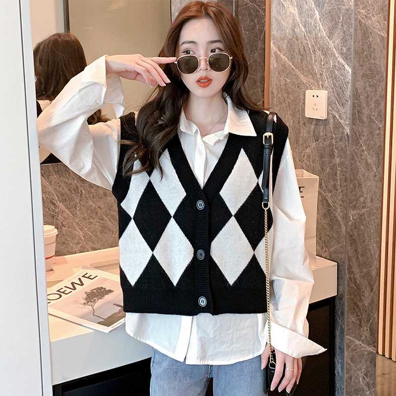 ニットベスト 菱形模様のレトロベスト