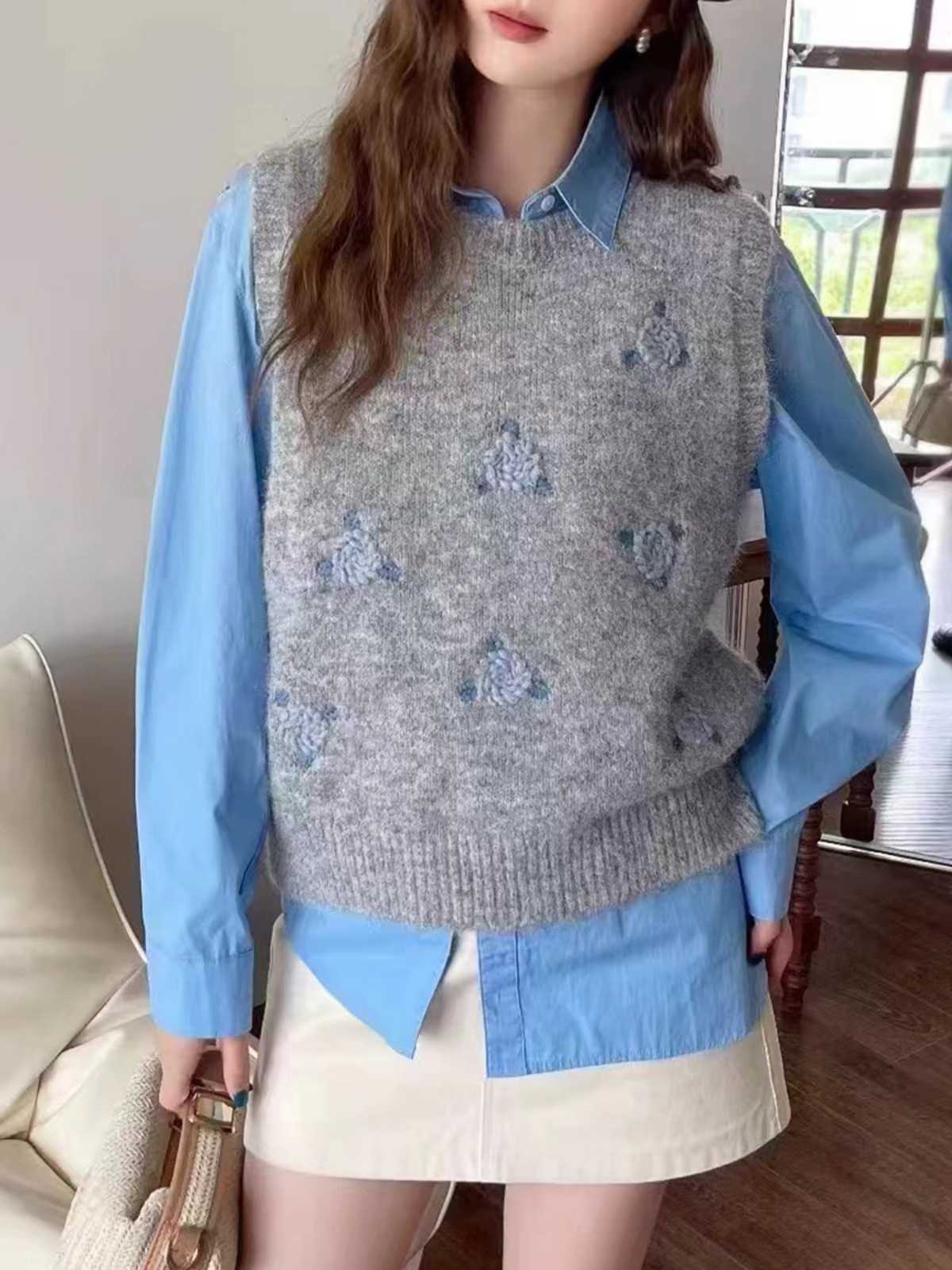 ニットベスト 花柄刺繍ふんわりニットベスト