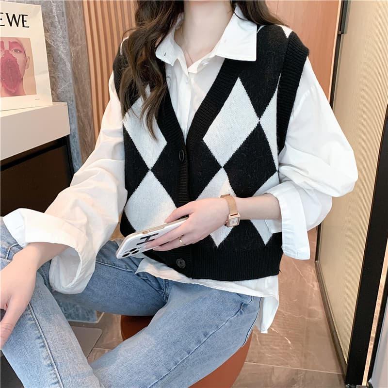 ニットベスト 菱形模様のレトロベスト