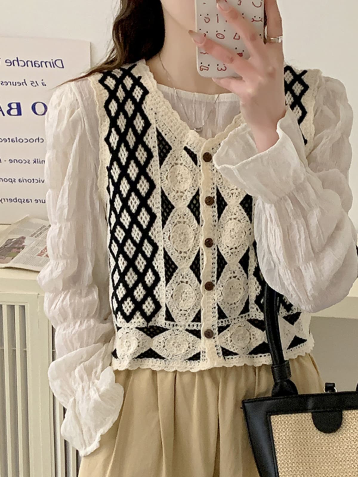 ニットベス 菱形模様のかぎ針編みベスト