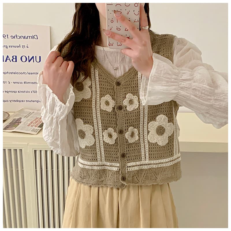 ニットベス 菱形模様のかぎ針編みベスト