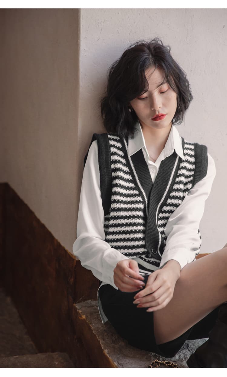 ニットベスト 波模様アシンメトリーニットベスト