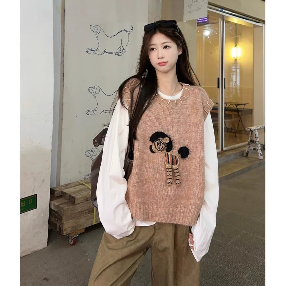  ニットベスト アニマル刺繍入り ふんわりベスト