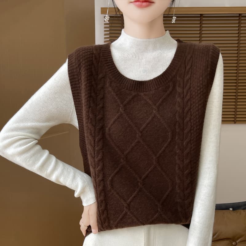 ニットベスト ケーブル編みの上質ニットベスト