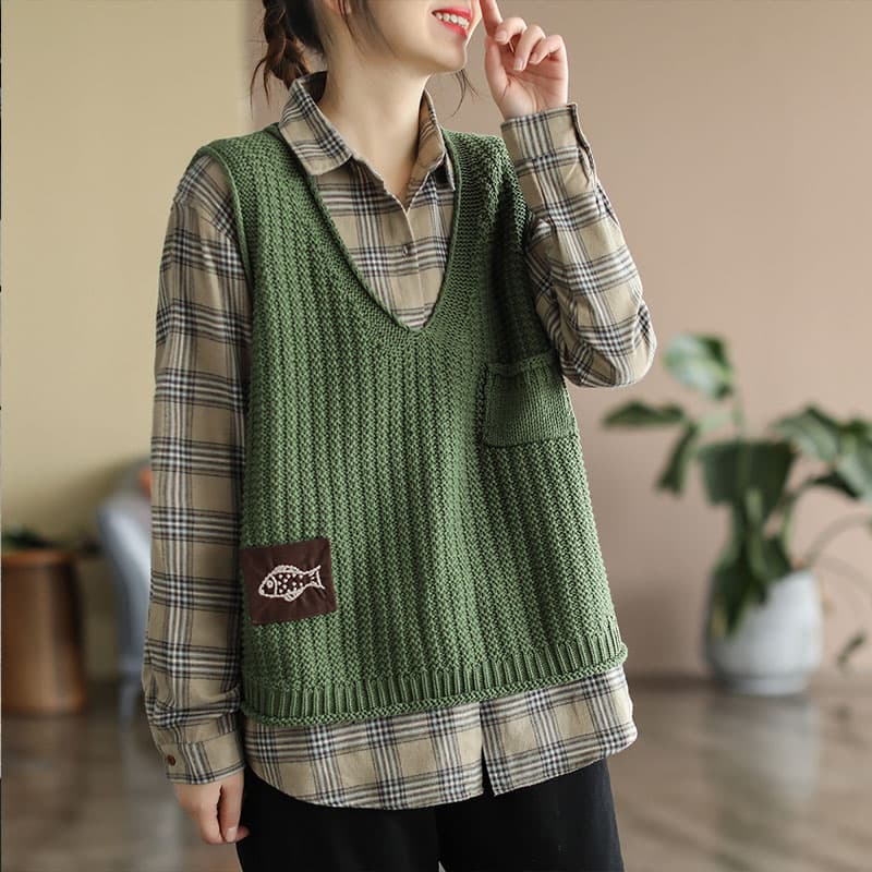 ニットベスト 魚刺繍ポケット付き編み込みニットベスト
