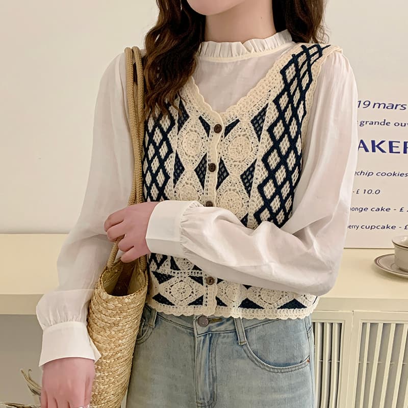 ニットベス 菱形模様のかぎ針編みベスト