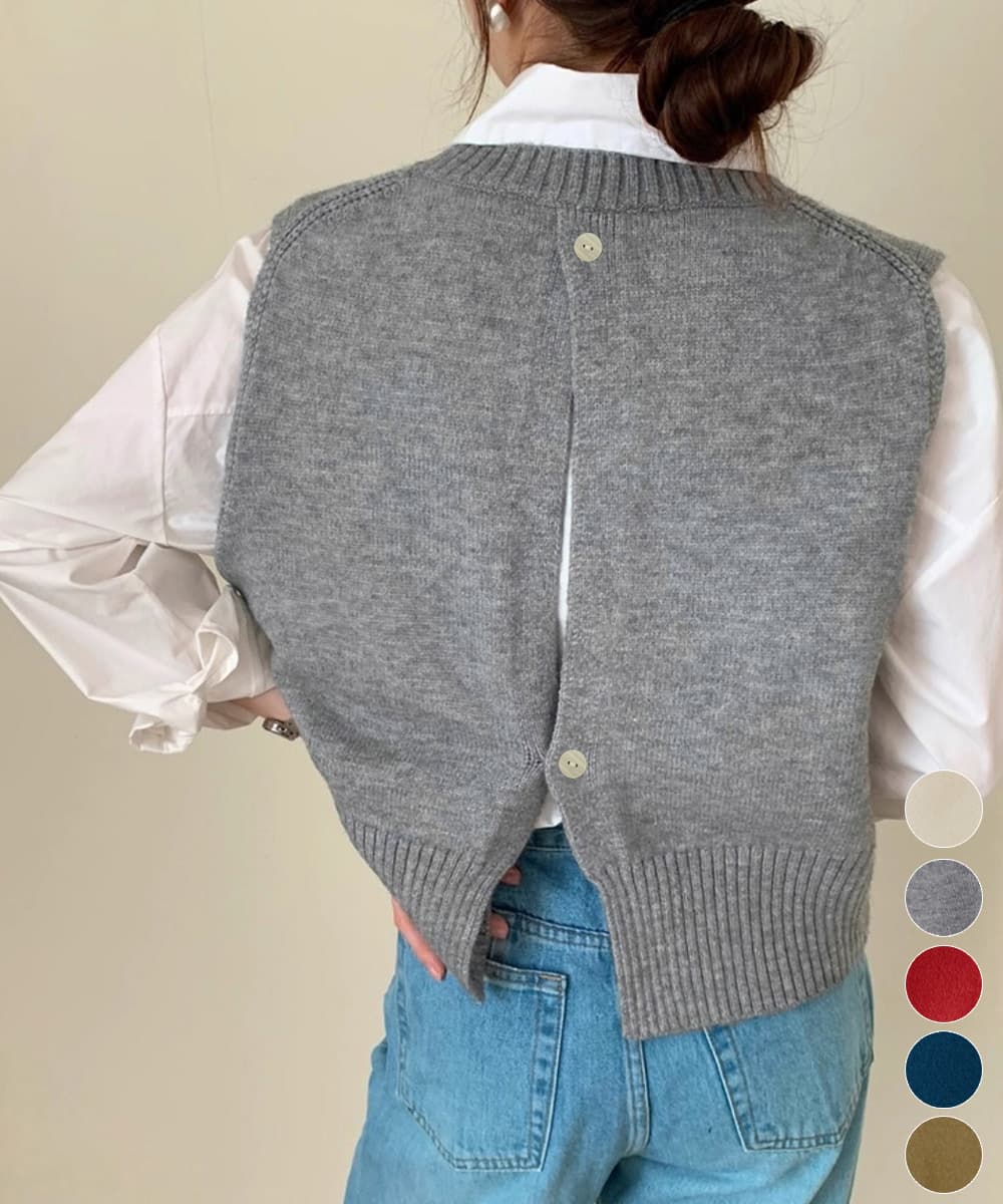 グレー ケーブル編み ニットベスト 背面ボタン