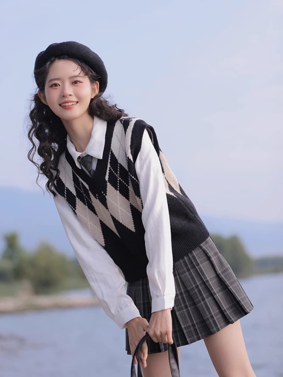 ニットベスト 菱形模様のアカデミックベスト