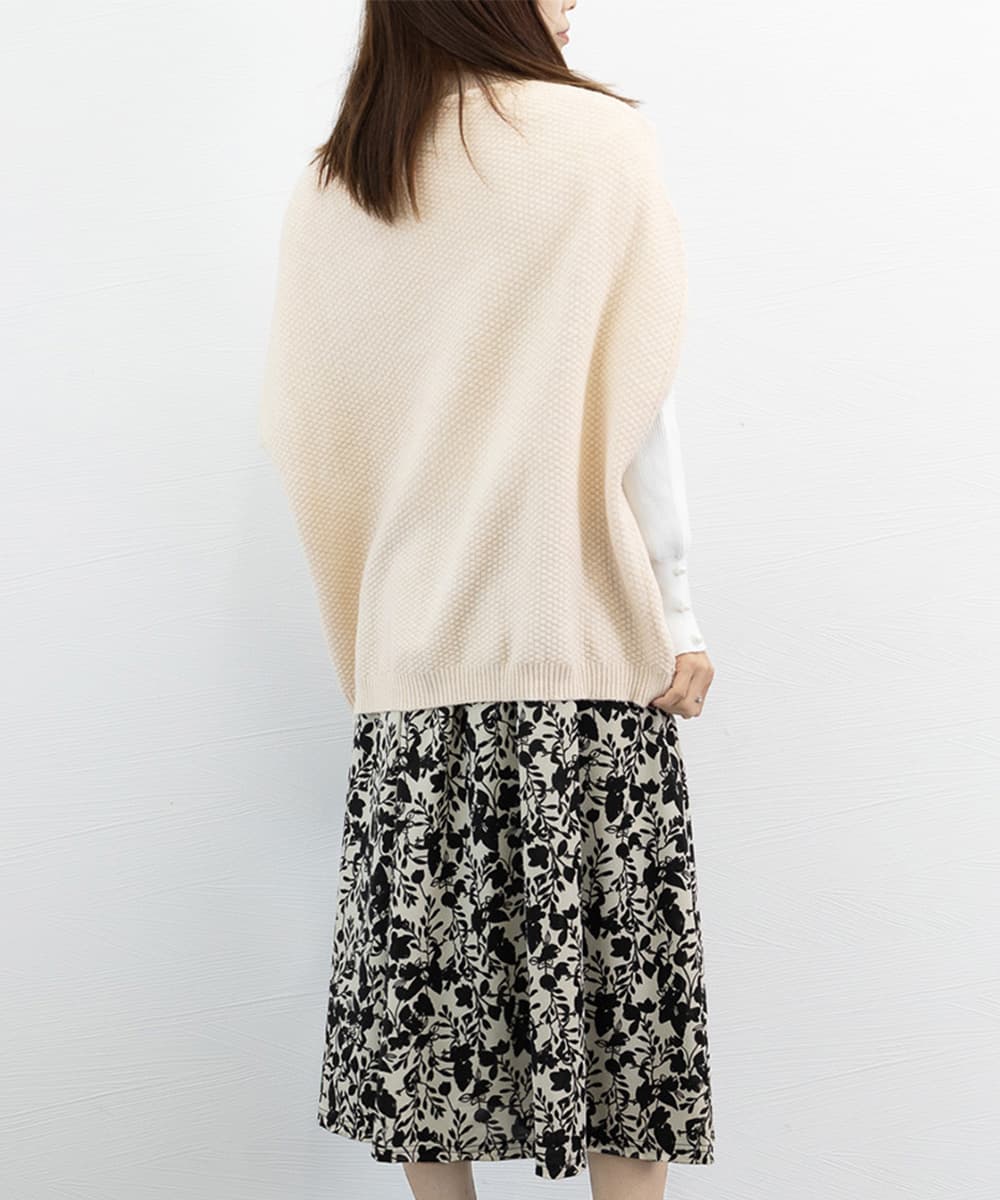 白ニットベスト タートルネック重ね着風ジレ