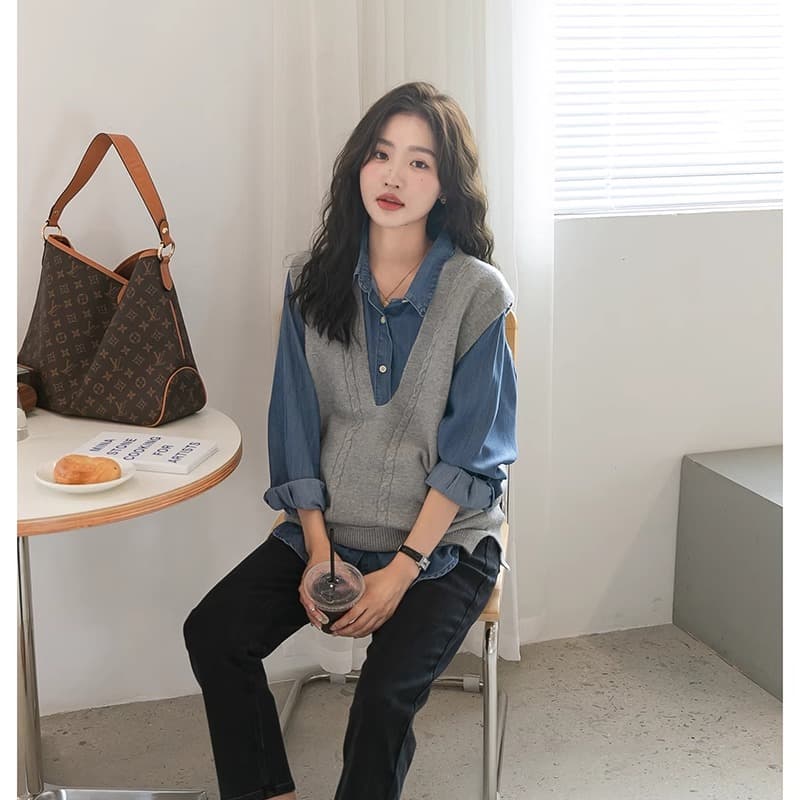 ニットベスト 深い前立てがポイントのゆったりニット袖なしジレ