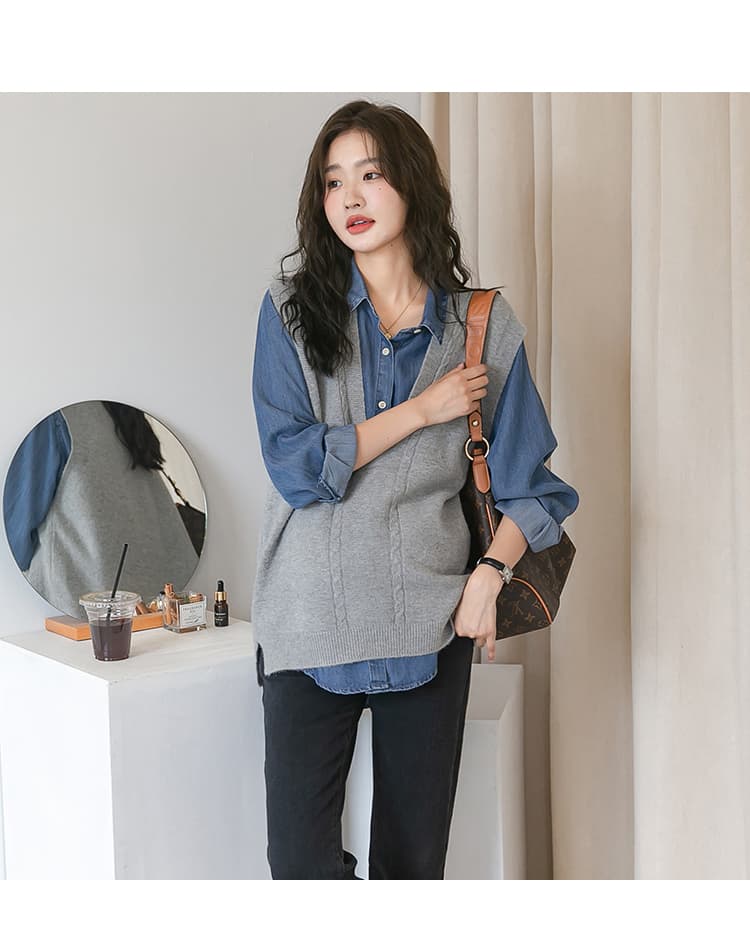 ニットベスト 深い前立てがポイントのゆったりニット袖なしジレ