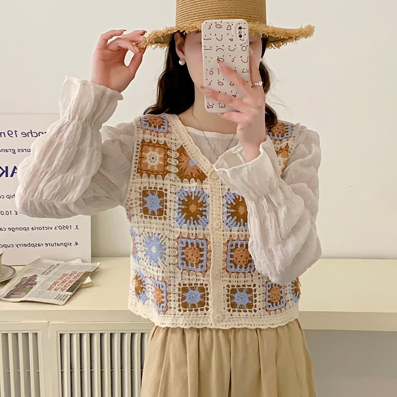 ニットベス 菱形模様のかぎ針編みベスト