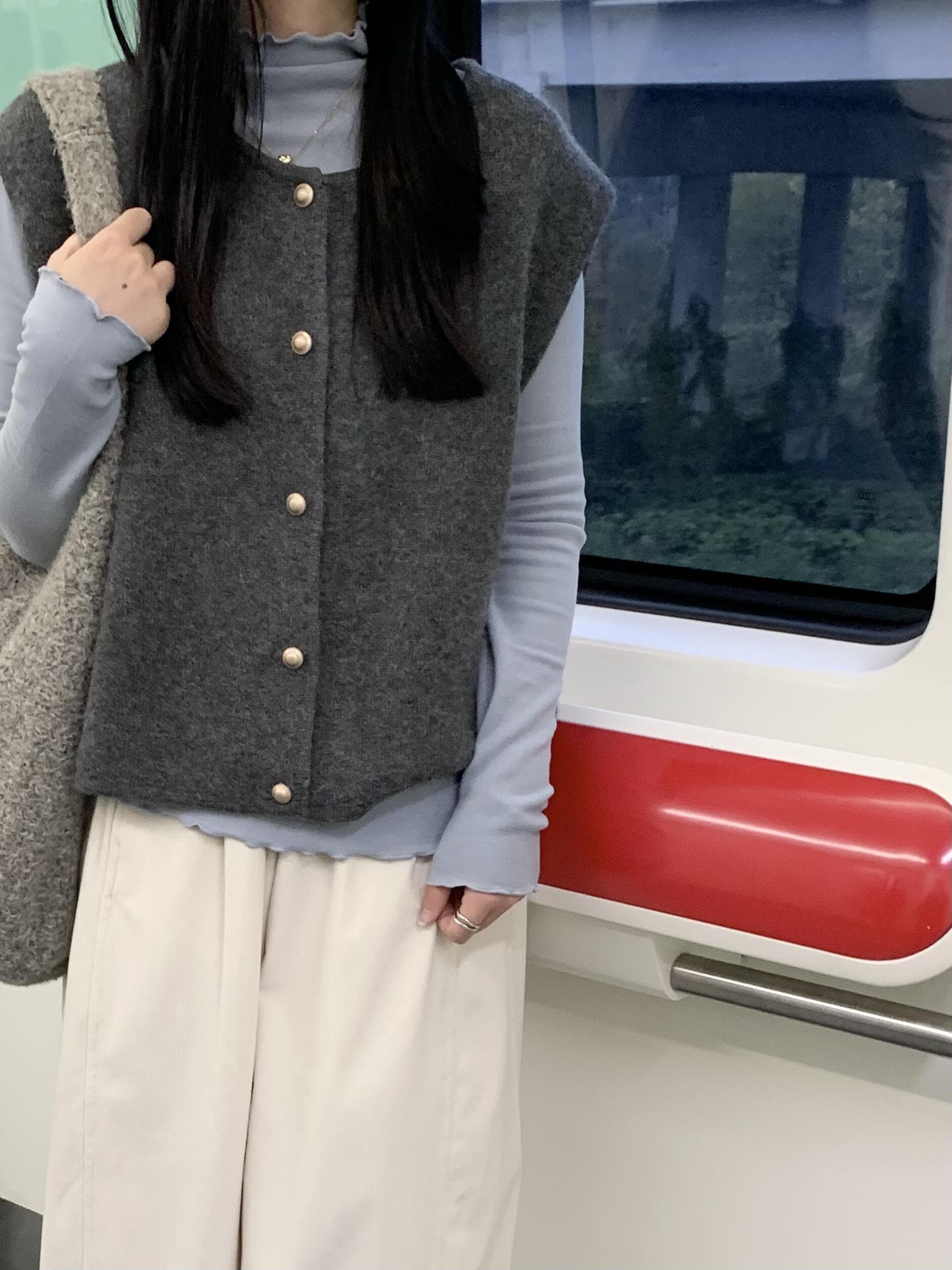 ニットベスト 優しい手触りの前開きベスト