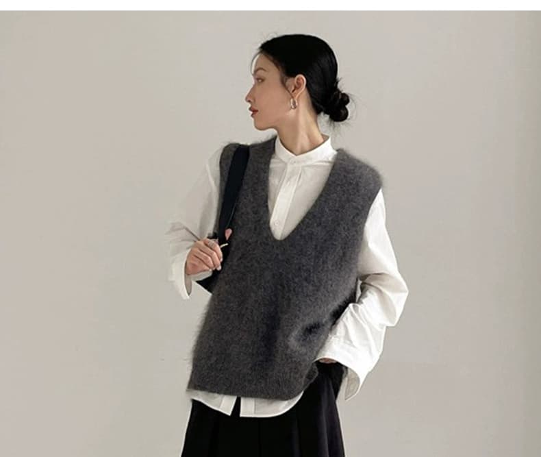 ニットベスト ふわもこ深Vネックベスト