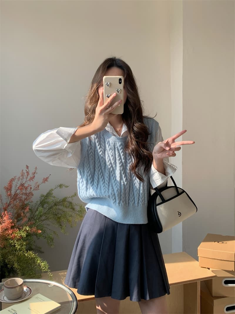 ニットベスト ニットベスト ケーブル編みノースリーブニット