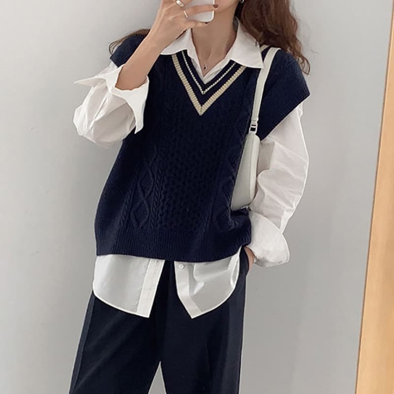 ニットベスト アカデミックケーブル編みベスト