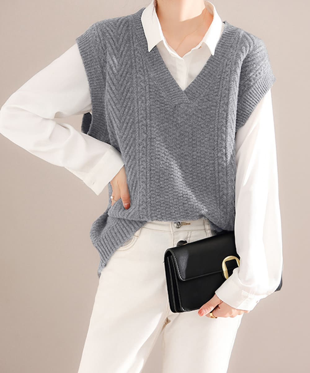 ベージュ ケーブル編みニットベスト レディース