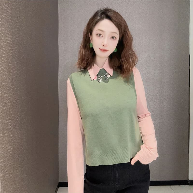 ニットベスト シンプル仕立てのクロップドベスト