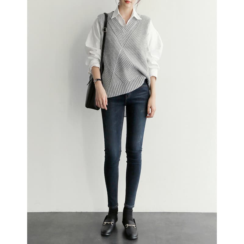 ニットベスト 上質リブ編み深めＶネックベスト