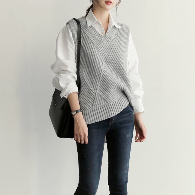 ニットベスト 上質リブ編み深めＶネックベスト