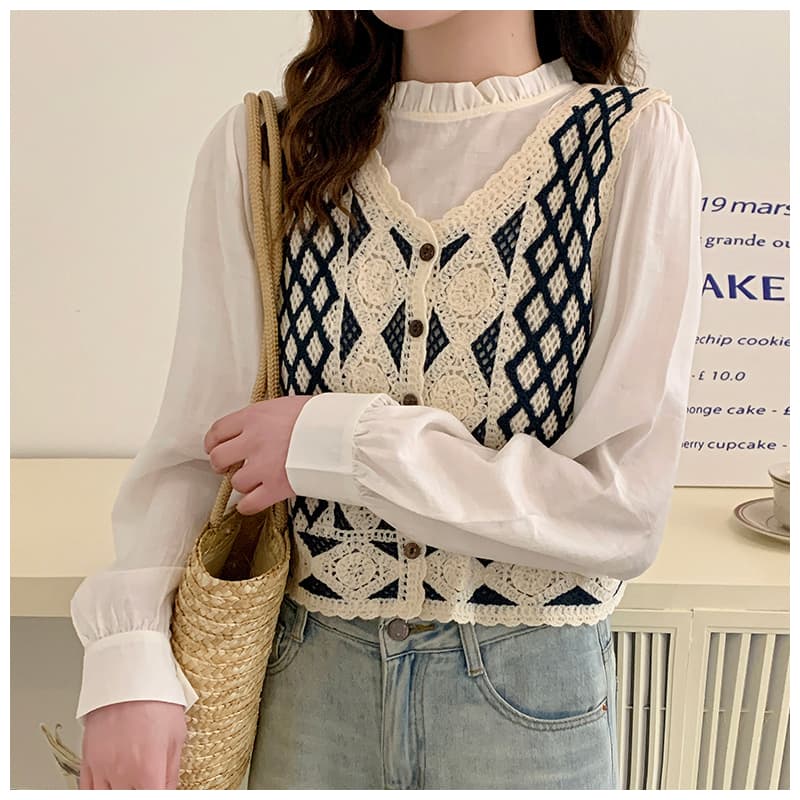 ニットベス 菱形模様のかぎ針編みベスト