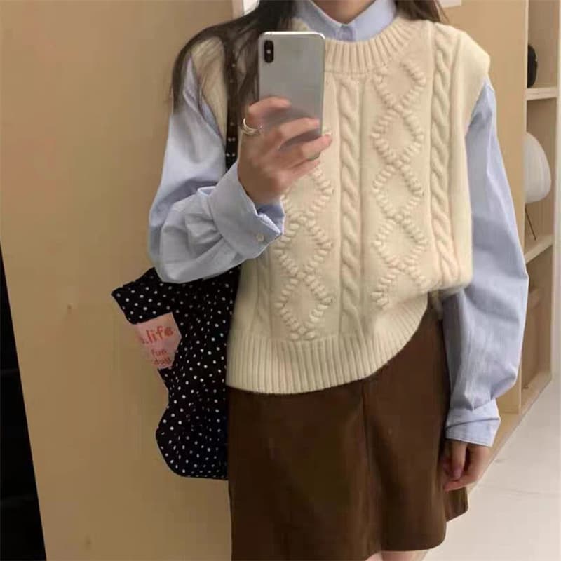 ニットベスト 模様編みケーブルニットベスト
