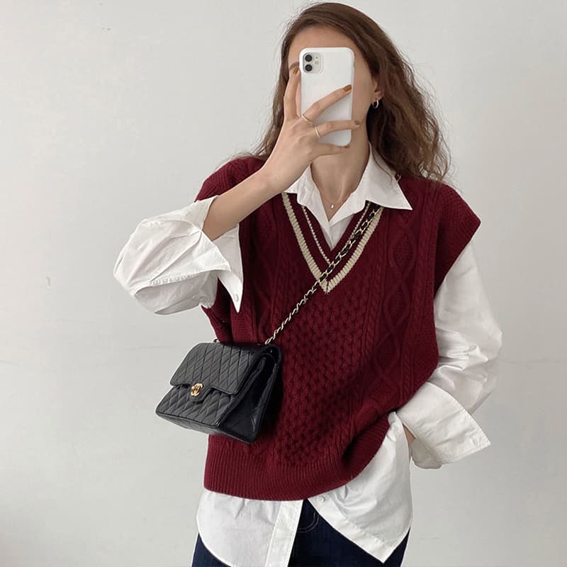 ニットベスト アカデミックケーブル編みベスト