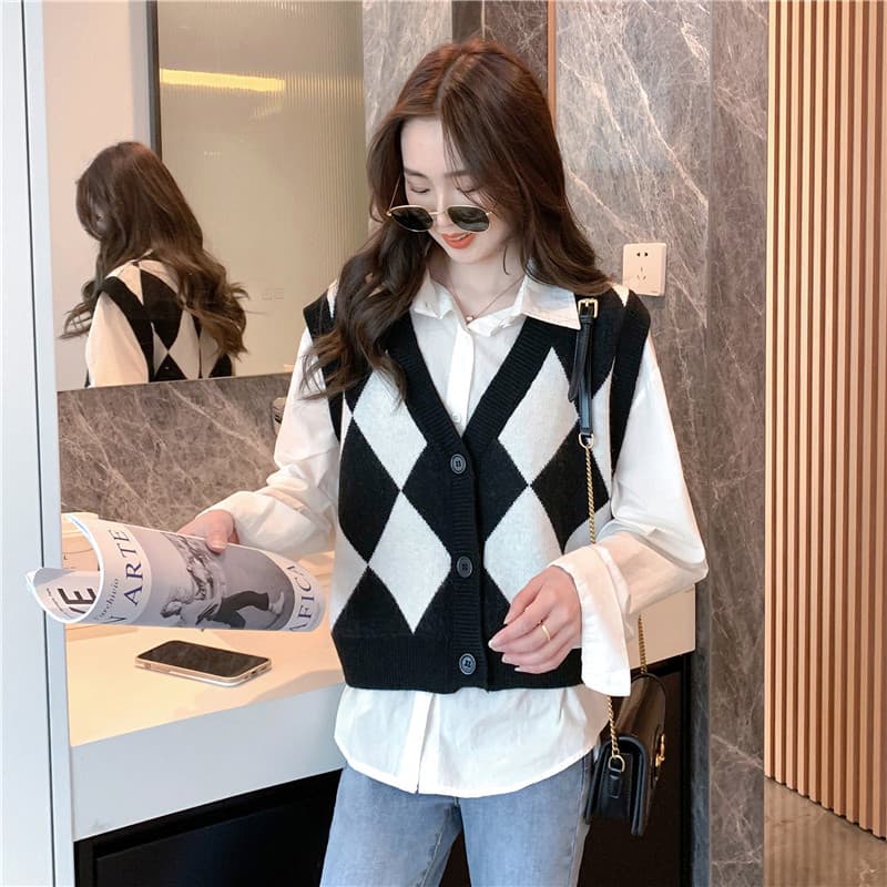ニットベスト 菱形模様のレトロベスト