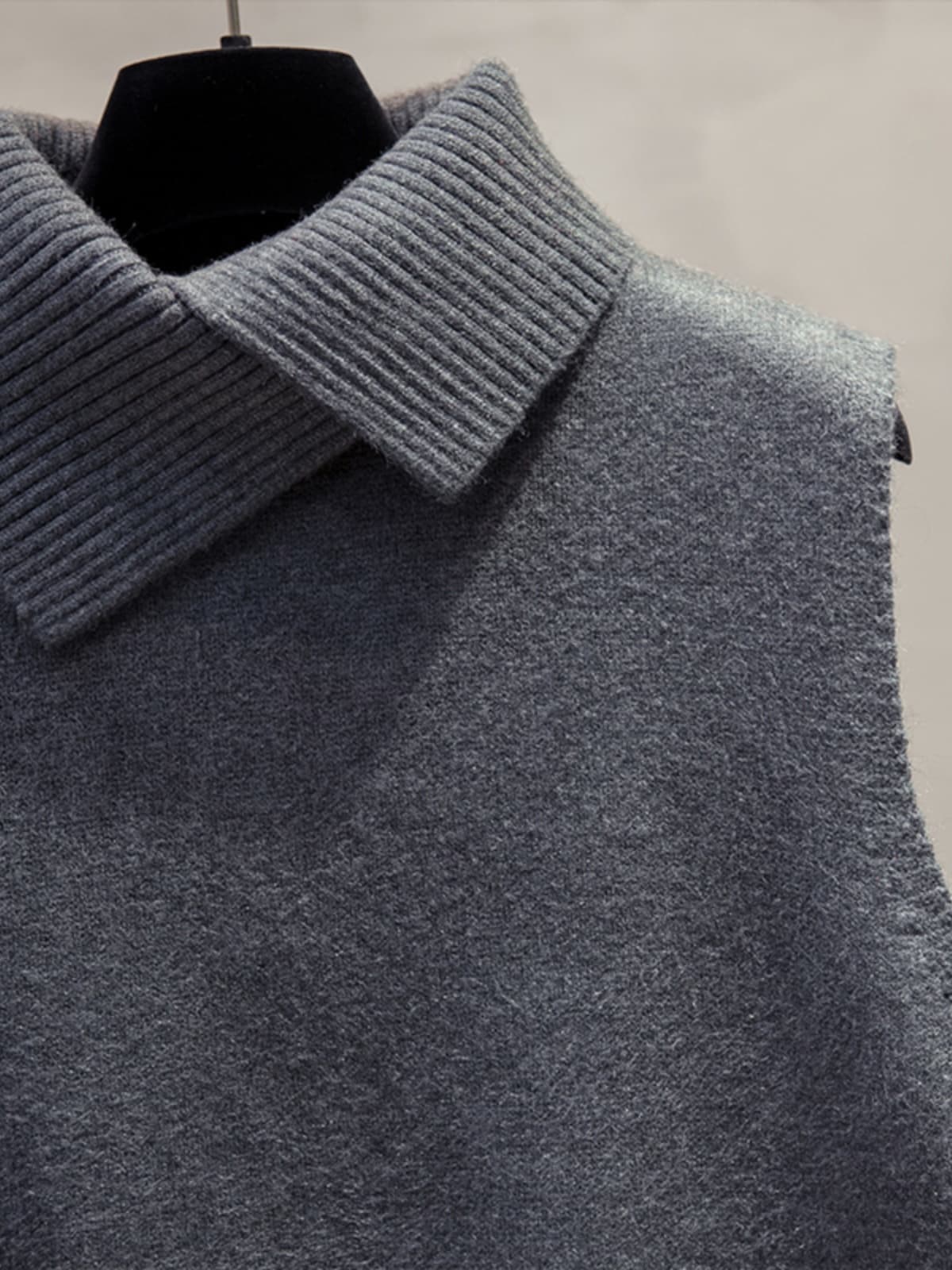 ニットベスト 折り返し襟のなめらかニットベスト