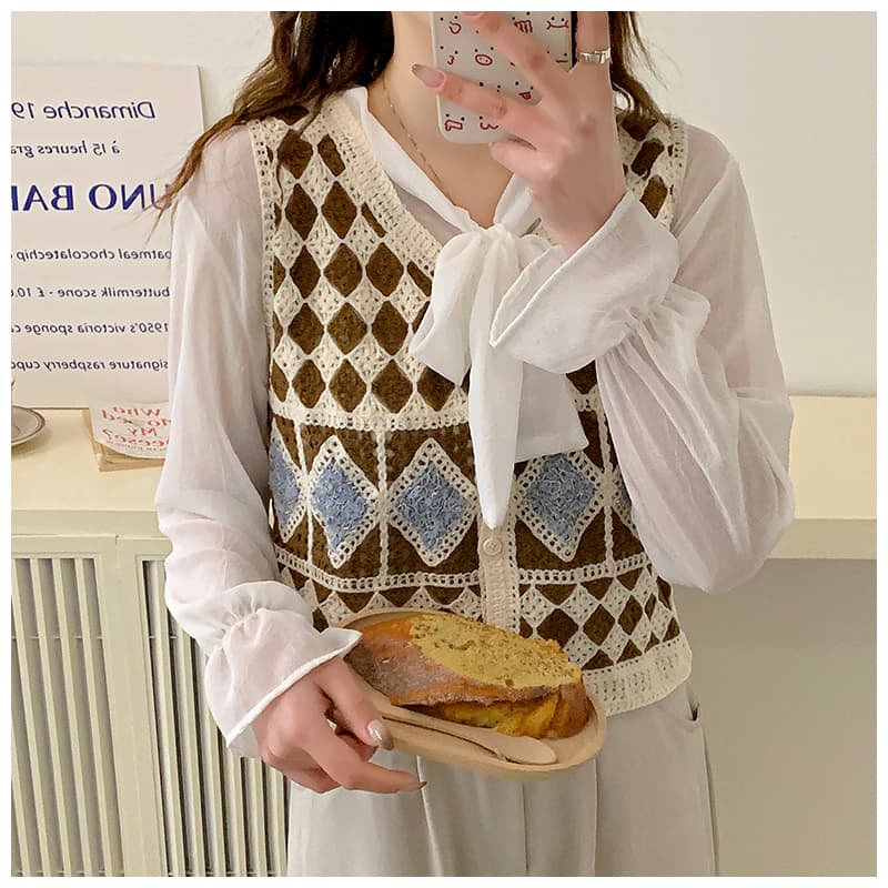 ニットベス 菱形模様のかぎ針編みベスト