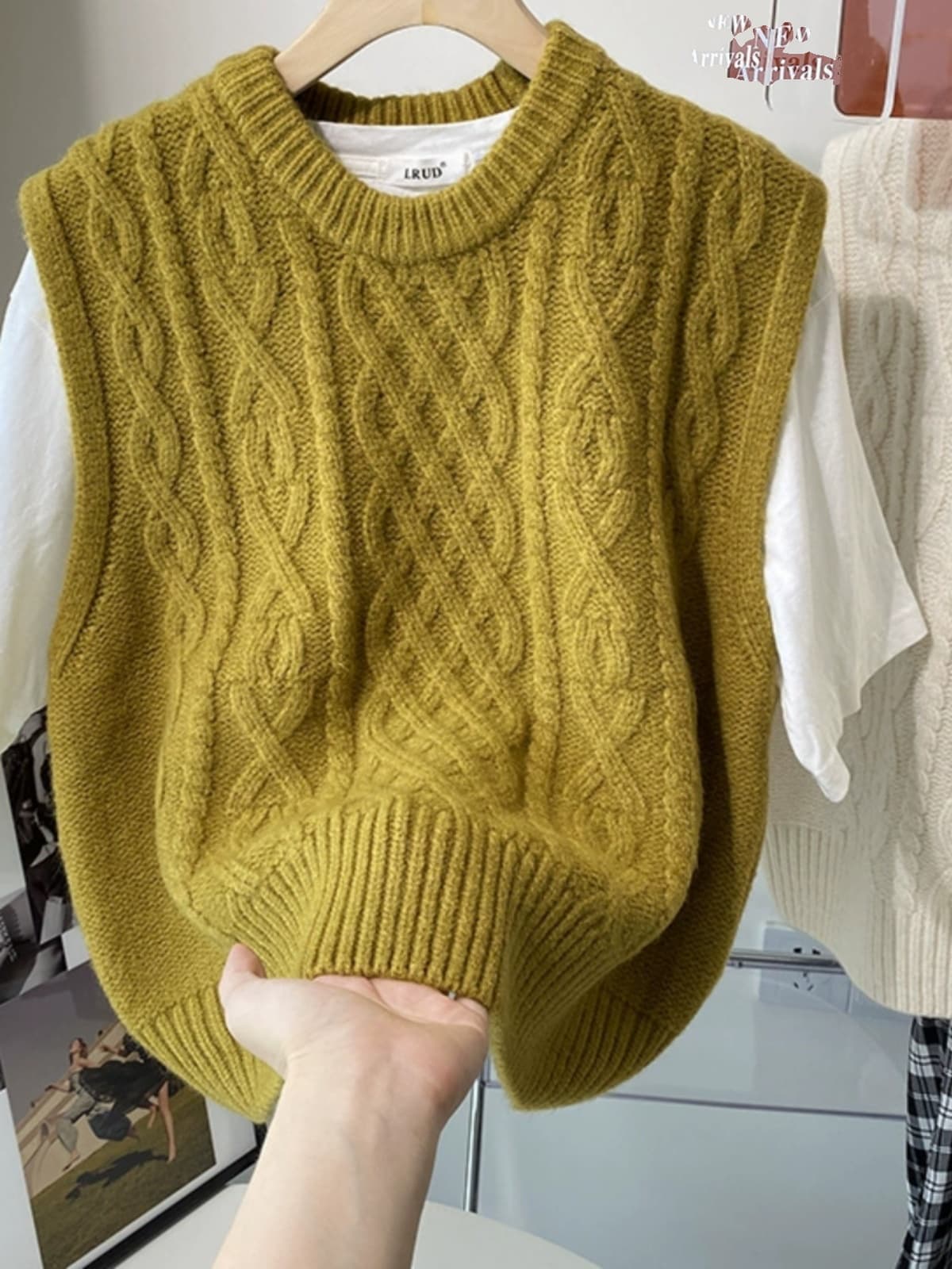 ニットベスト 格子編みケーブルニットベスト