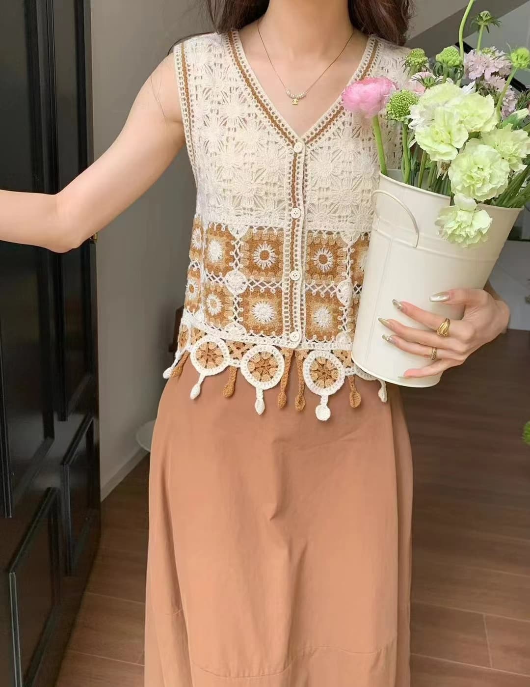 ニットベス 菱形模様のかぎ針編みベスト