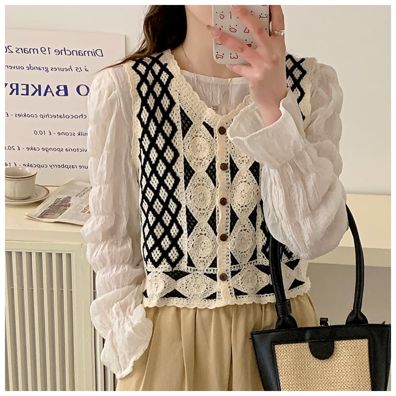 ニットベス 菱形模様のかぎ針編みベスト