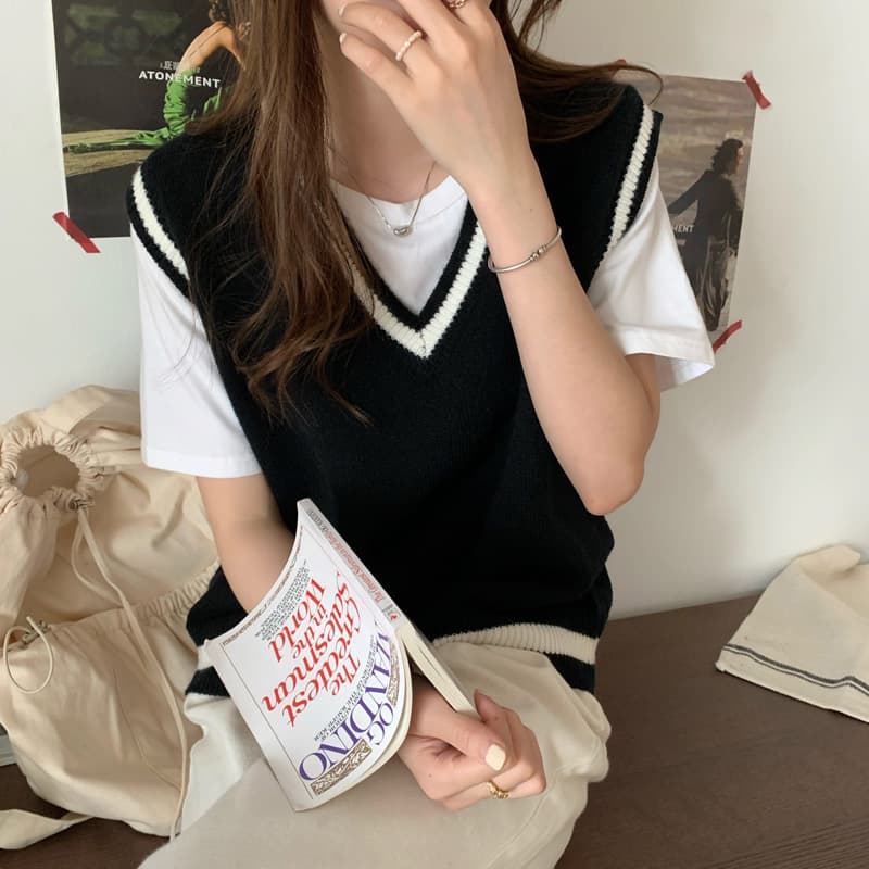 ニットベスト シンプル学院風ニットベスト