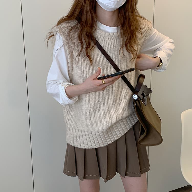 ニットベスト 上品な編み目が美しい袖なしニット重ね着風ワンピース